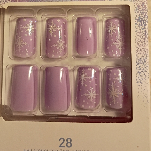 Bundle 2 Sets Of Kiss Voguish Press On Nails Size Medium Brand New! - Picture 4 of 6